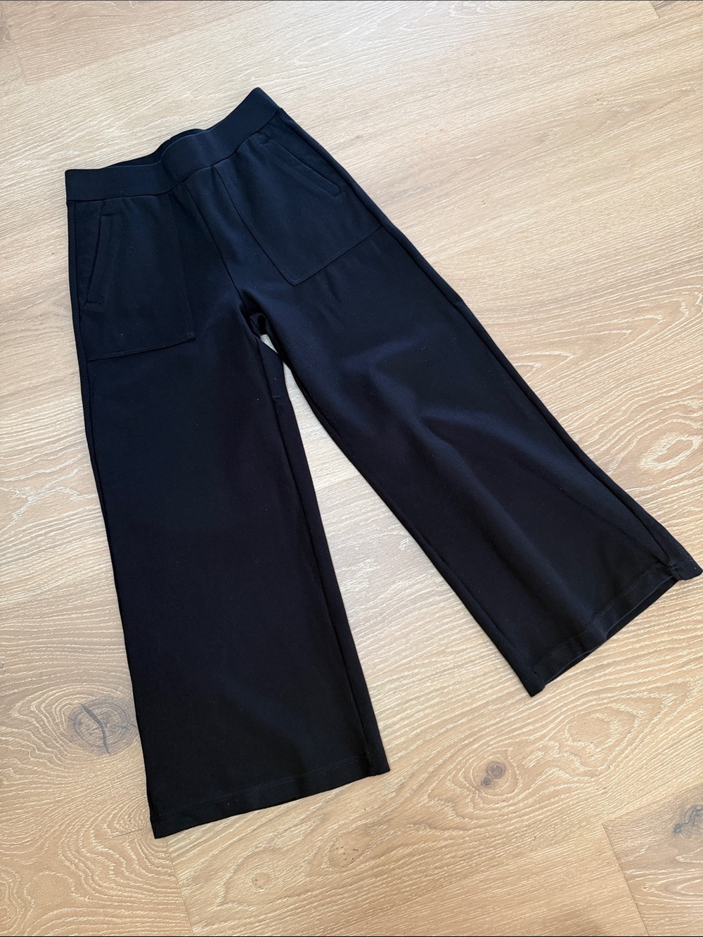 Women’s Black Wide-Leg Pants with Patch Pockets